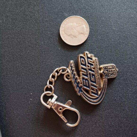 Bud‎ Light Official Beer Sponsor of the NFl Metal Keychain Preowned #5 - Picture 4 of 5